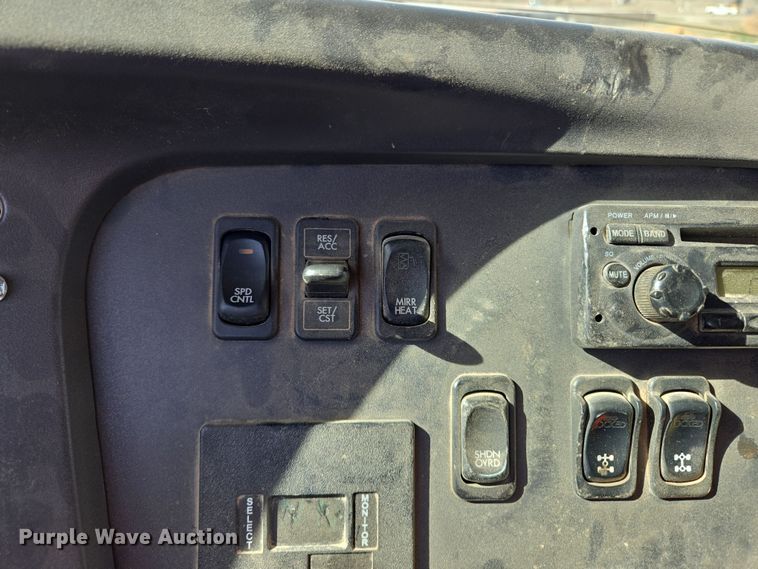 image for item EL5695 2014 Freightliner 114SD dump truck