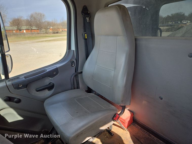 image for item EL5695 2014 Freightliner 114SD dump truck