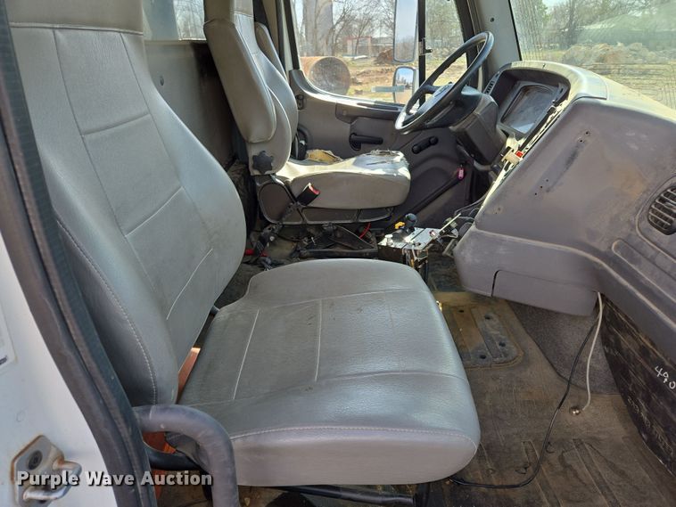 image for item EL5695 2014 Freightliner 114SD dump truck