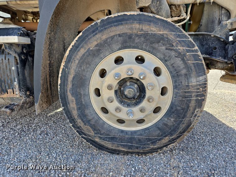 image for item EL5695 2014 Freightliner 114SD dump truck