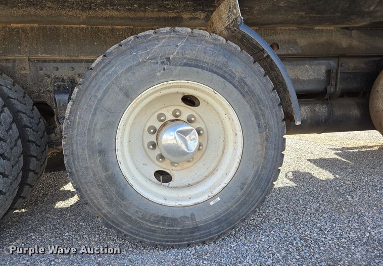 image for item EL5695 2014 Freightliner 114SD dump truck