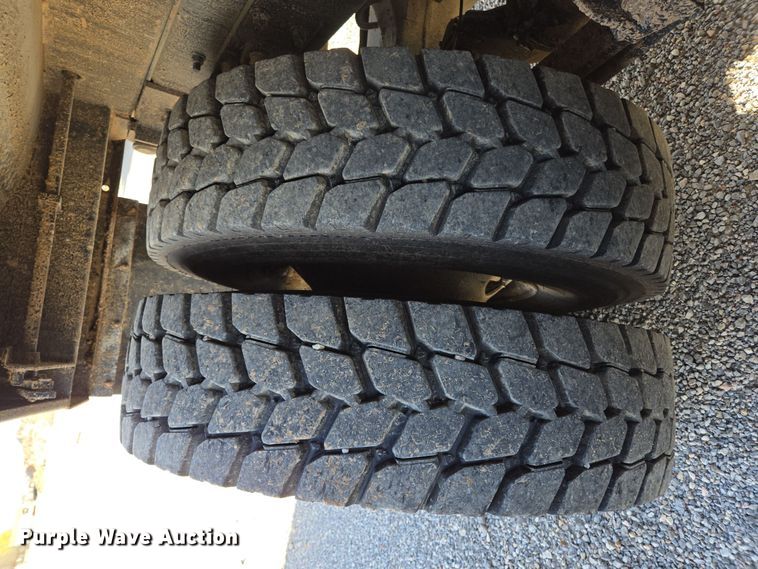 image for item EL5695 2014 Freightliner 114SD dump truck