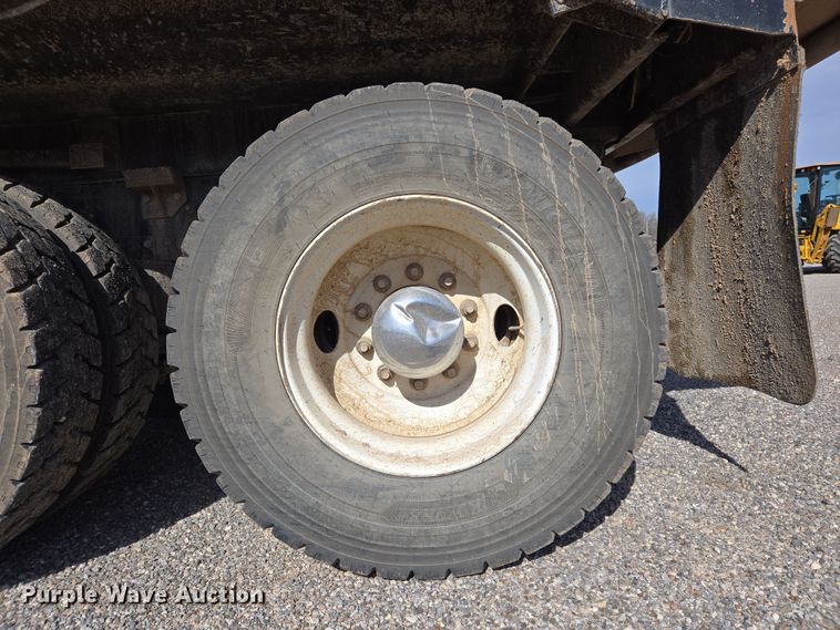 image for item EL5695 2014 Freightliner 114SD dump truck