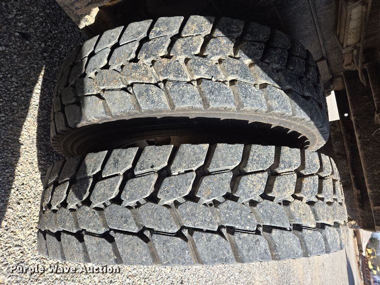 image for item EL5695 2014 Freightliner 114SD dump truck