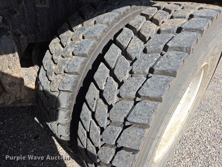 image for item EL5695 2014 Freightliner 114SD dump truck