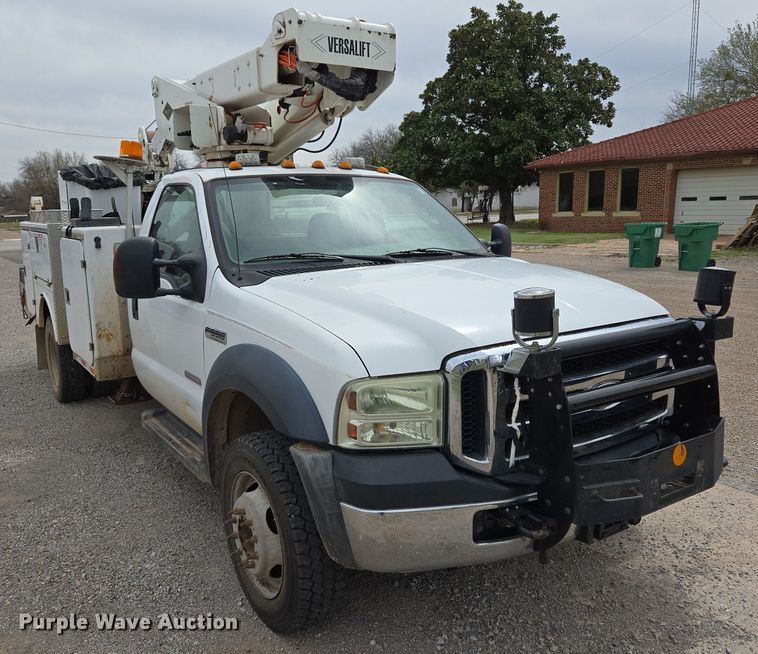 image for item EL5698 2006 Ford F550 Super Duty XLT bucket truck