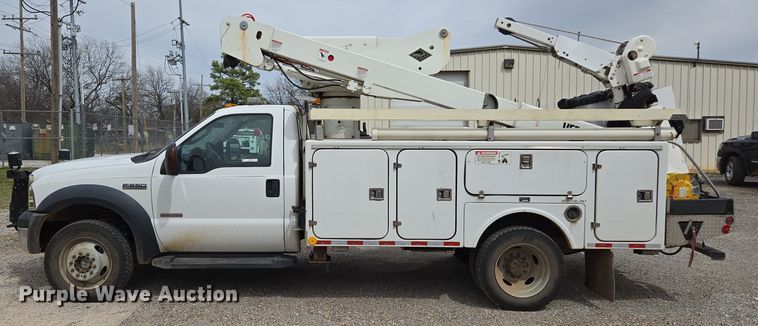 image for item EL5698 2006 Ford F550 Super Duty XLT bucket truck