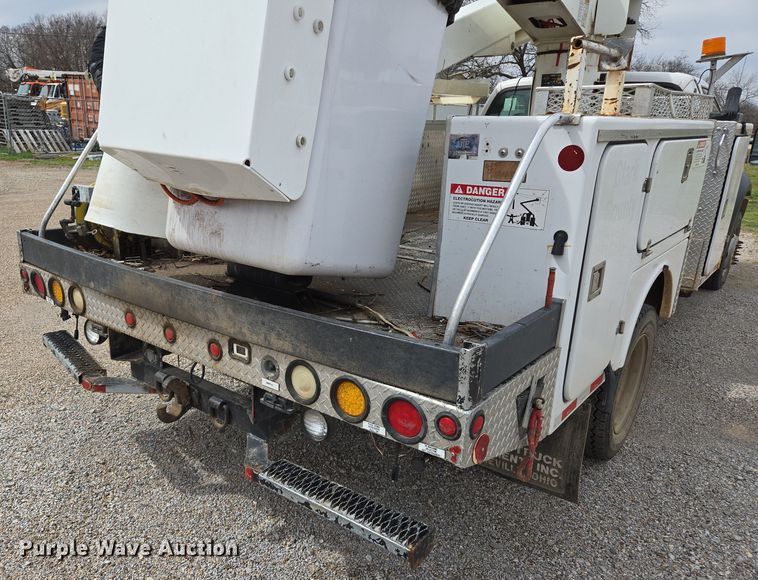 image for item EL5698 2006 Ford F550 Super Duty XLT bucket truck