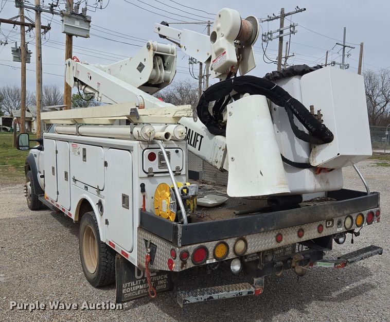 image for item EL5698 2006 Ford F550 Super Duty XLT bucket truck