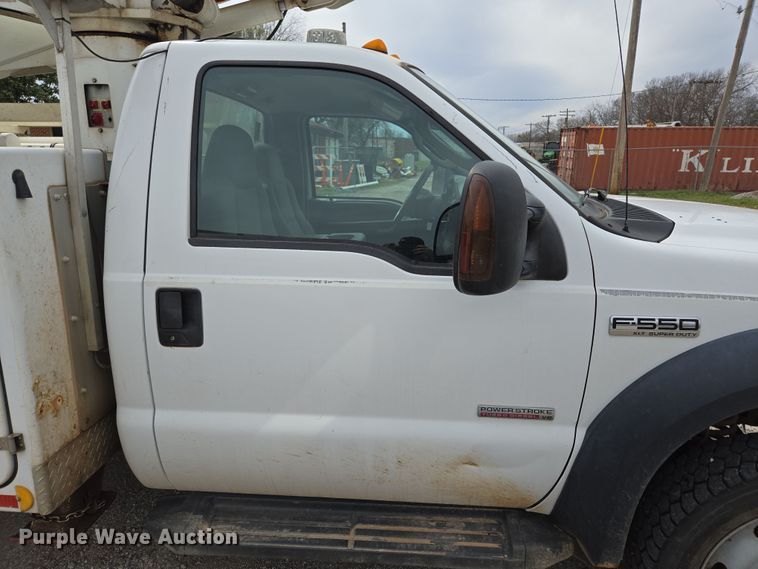 image for item EL5698 2006 Ford F550 Super Duty XLT bucket truck