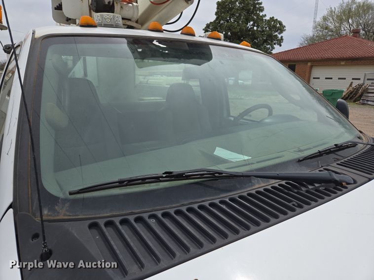 image for item EL5698 2006 Ford F550 Super Duty XLT bucket truck