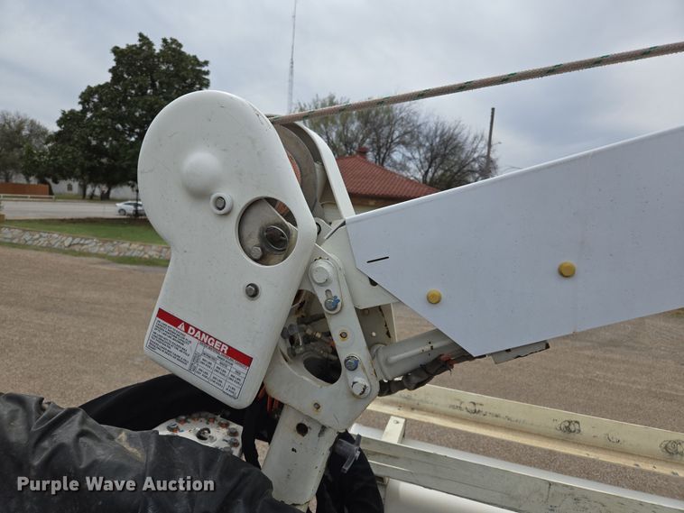 image for item EL5698 2006 Ford F550 Super Duty XLT bucket truck