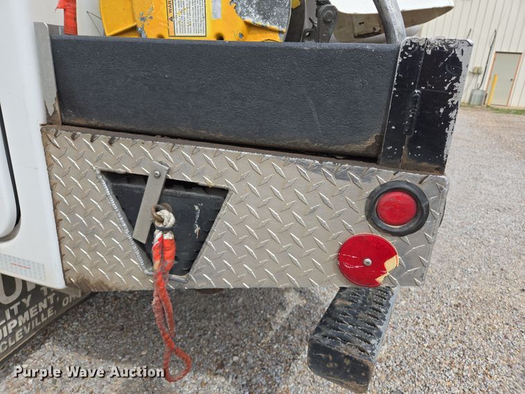 image for item EL5698 2006 Ford F550 Super Duty XLT bucket truck