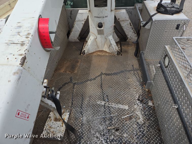 image for item EL5698 2006 Ford F550 Super Duty XLT bucket truck