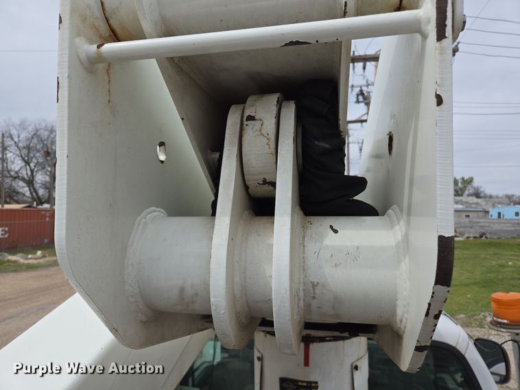 image for item EL5698 2006 Ford F550 Super Duty XLT bucket truck