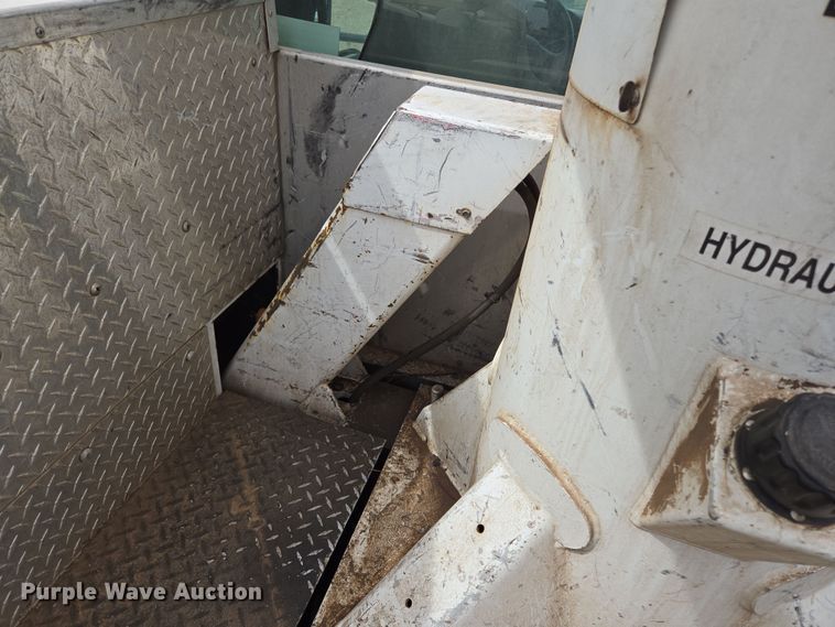 image for item EL5698 2006 Ford F550 Super Duty XLT bucket truck