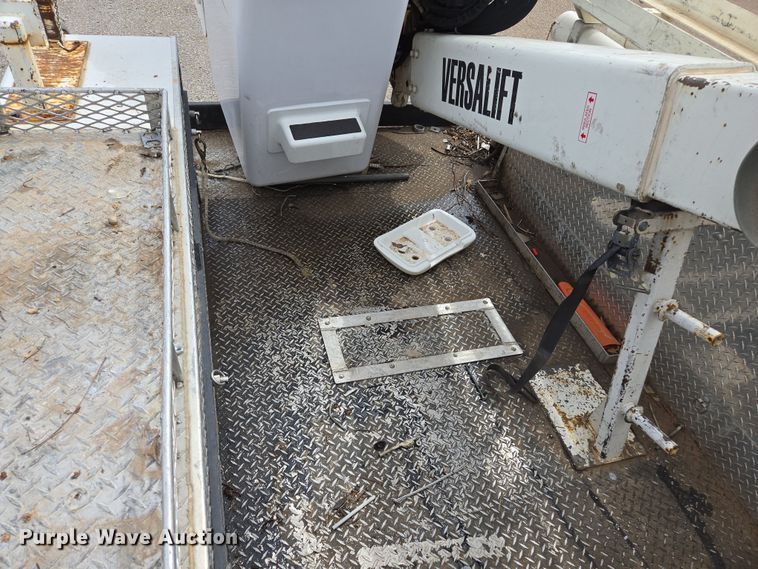 image for item EL5698 2006 Ford F550 Super Duty XLT bucket truck