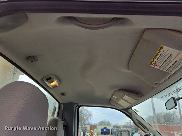 image for item EL5698 2006 Ford F550 Super Duty XLT bucket truck