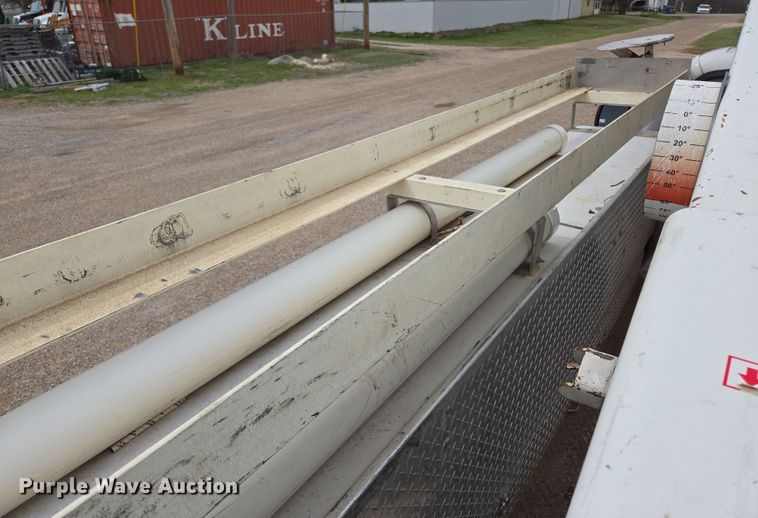 image for item EL5698 2006 Ford F550 Super Duty XLT bucket truck