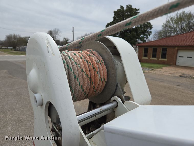 image for item EL5698 2006 Ford F550 Super Duty XLT bucket truck