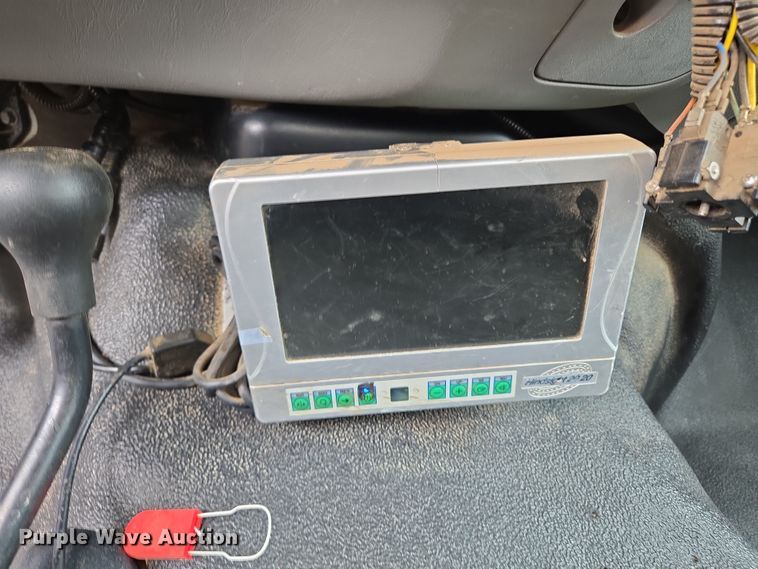 image for item EL5698 2006 Ford F550 Super Duty XLT bucket truck