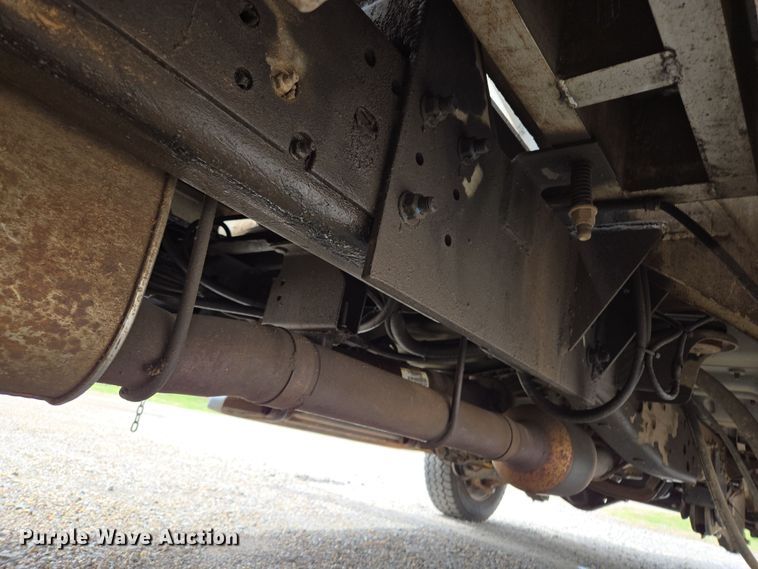 image for item EL5698 2006 Ford F550 Super Duty XLT bucket truck