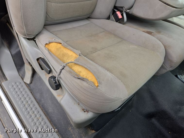 image for item EL5698 2006 Ford F550 Super Duty XLT bucket truck