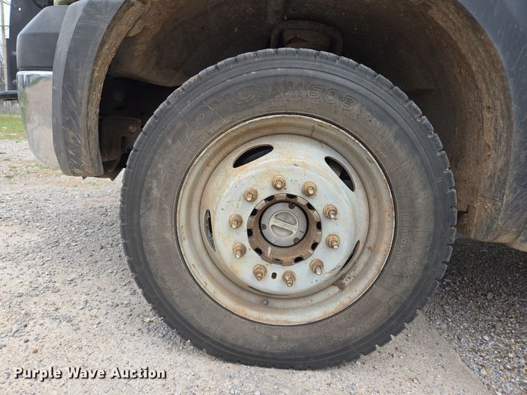 image for item EL5698 2006 Ford F550 Super Duty XLT bucket truck