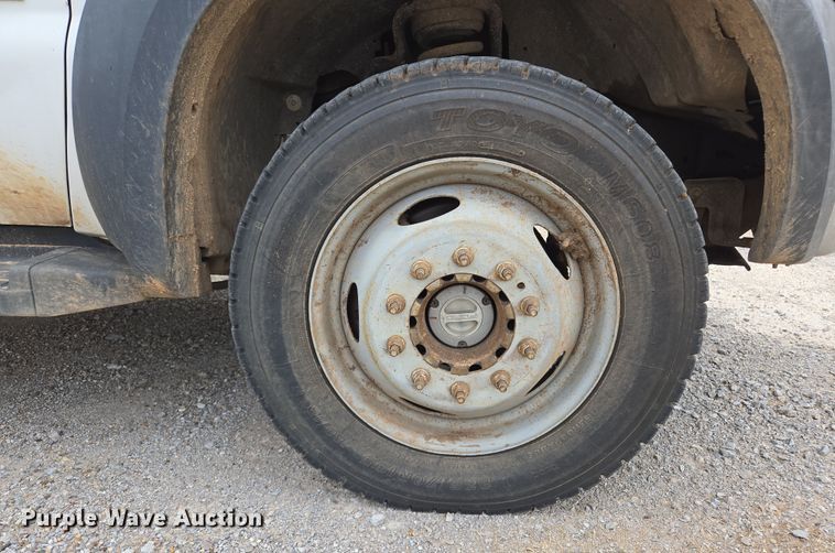 image for item EL5698 2006 Ford F550 Super Duty XLT bucket truck