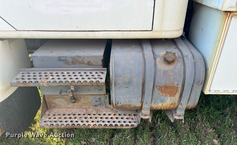 image for item EL5707 1990 International 4900 sewer jetter truck