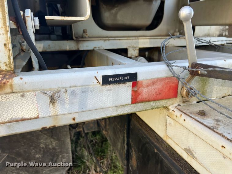 image for item EL5707 1990 International 4900 sewer jetter truck