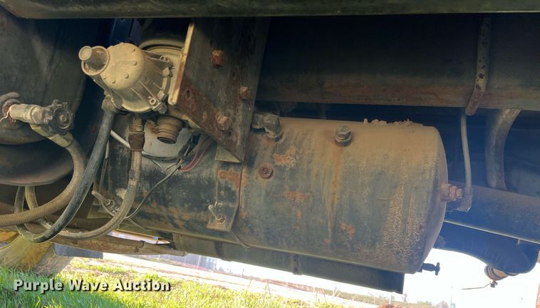 image for item EL5707 1990 International 4900 sewer jetter truck