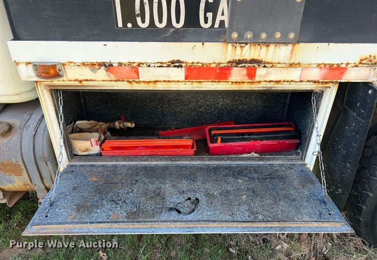 image for item EL5707 1990 International 4900 sewer jetter truck