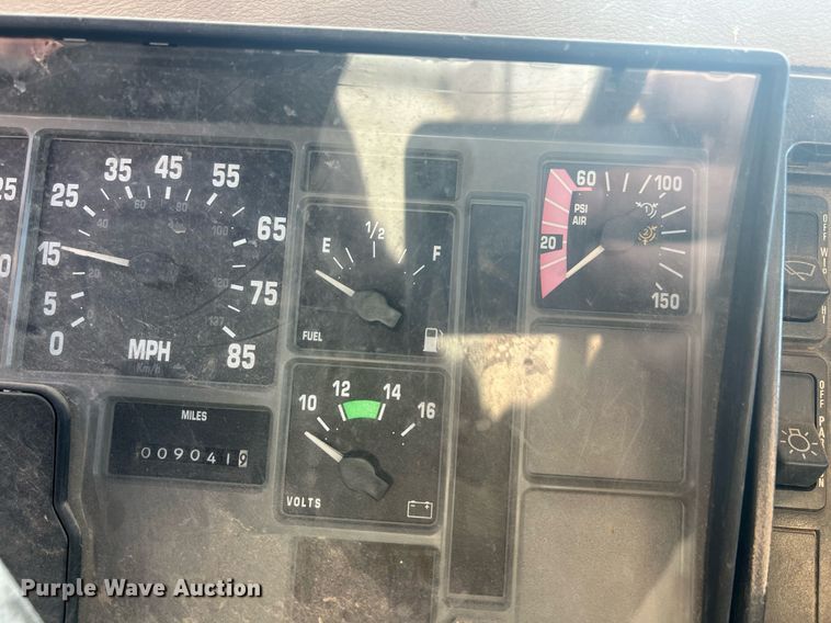 image for item EL5707 1990 International 4900 sewer jetter truck