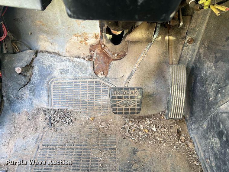 image for item EL5707 1990 International 4900 sewer jetter truck