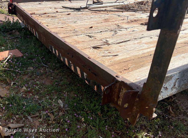 image for item EL5727 Utility trailer