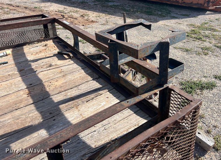 image for item EL5727 Utility trailer