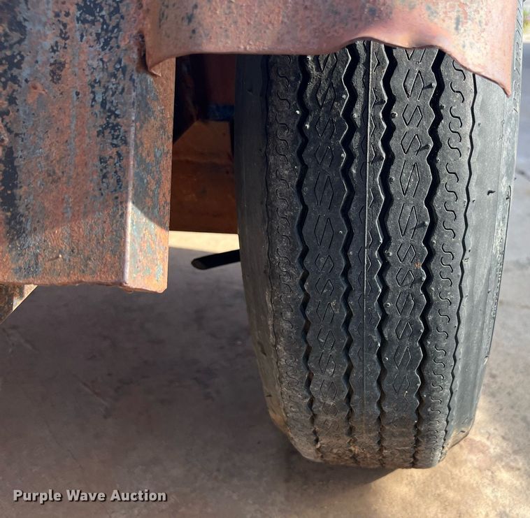 image for item EL5728 Utility trailer