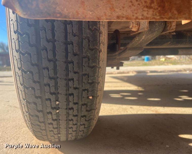 image for item EL5729 Utility trailer