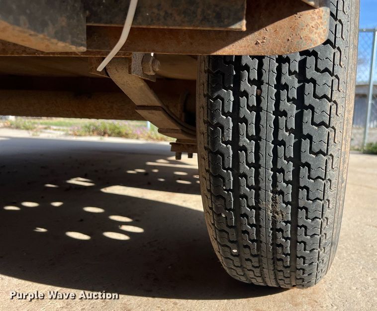 image for item EL5729 Utility trailer