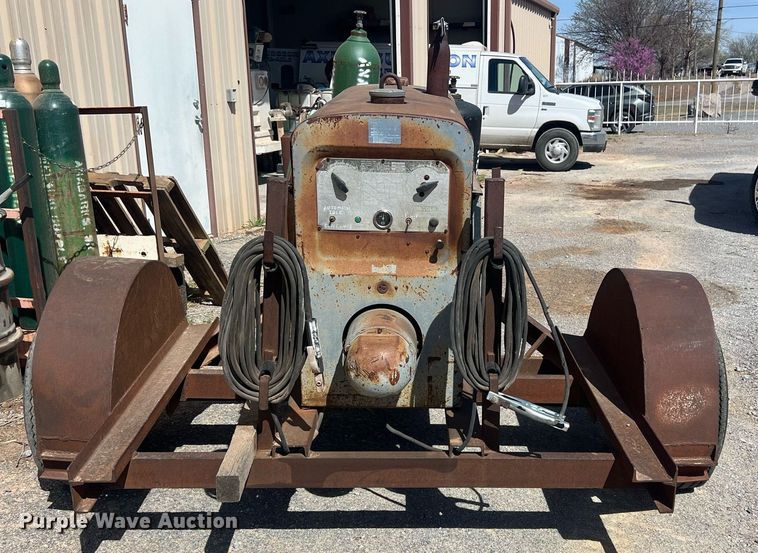 image for item EL5731 Lincoln SA-200 F-163 welder