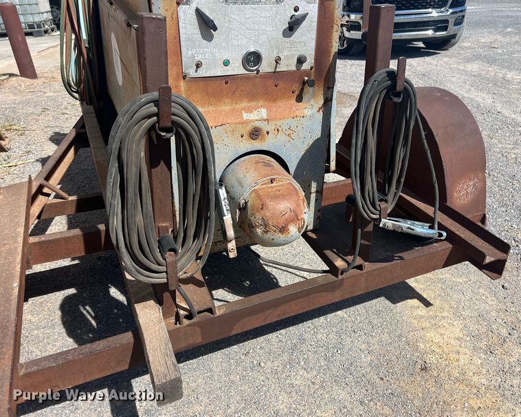 image for item EL5731 Lincoln SA-200 F-163 welder