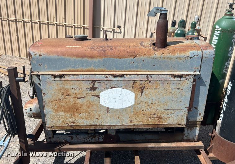 image for item EL5731 Lincoln SA-200 F-163 welder
