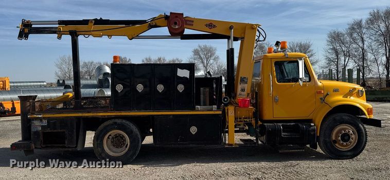 image for item EM3605 1998 International 4700 crane truck