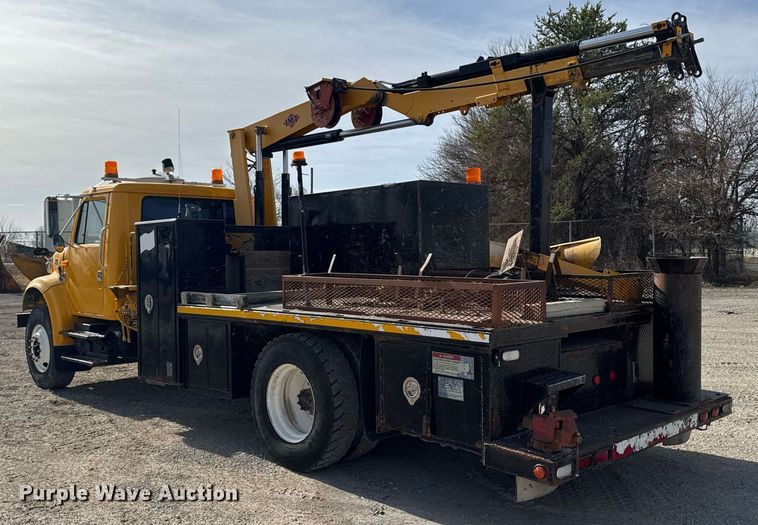 image for item EM3605 1998 International 4700 crane truck