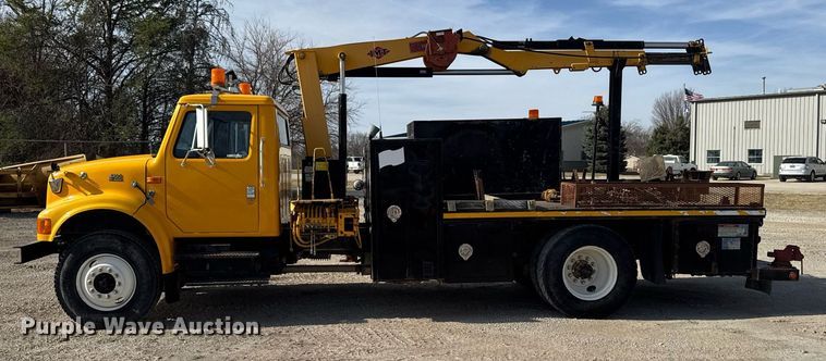 image for item EM3605 1998 International 4700 crane truck