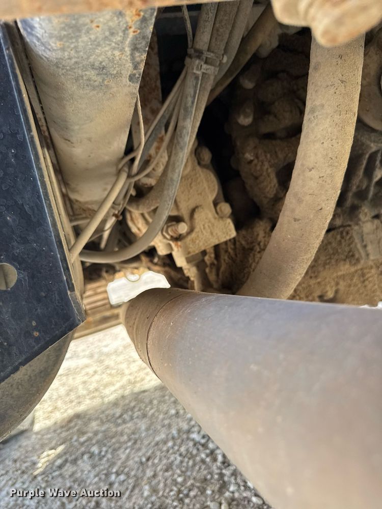 image for item EM3605 1998 International 4700 crane truck