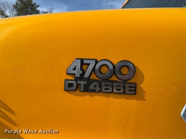 image for item EM3605 1998 International 4700 crane truck