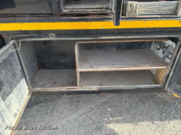 image for item EM3605 1998 International 4700 crane truck