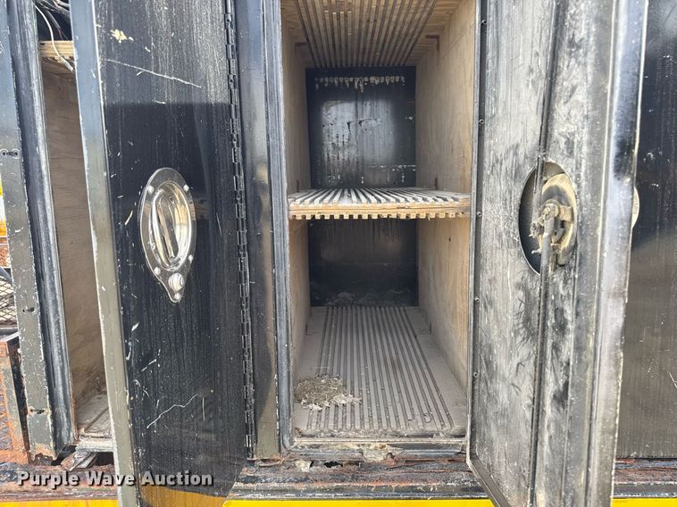 image for item EM3605 1998 International 4700 crane truck